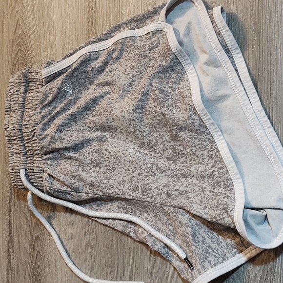 **5/$25** Aero Grey Shorts - Picture 3 of 4